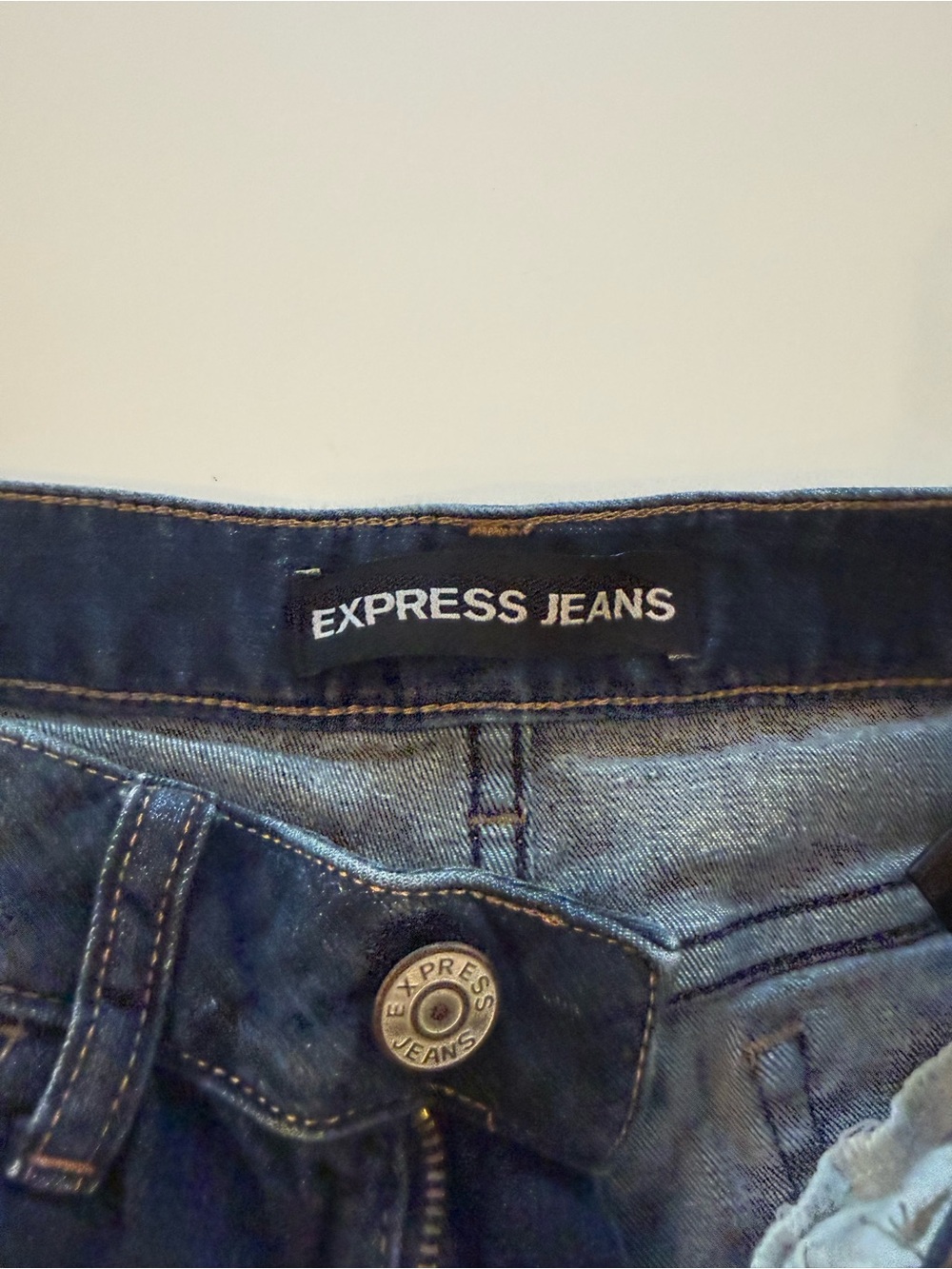 2 pairs Distressed Denim Jean Shorts - express and H and M size 2 - Picture 4 of 12